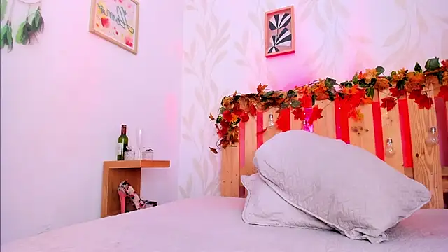 loretta_fraser's cam snapshot