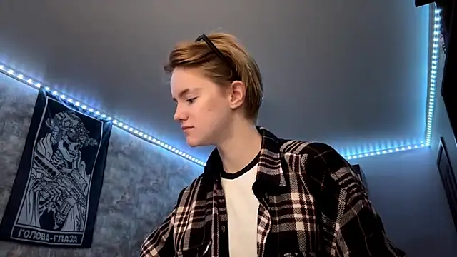 CutieGoga's cam snapshot