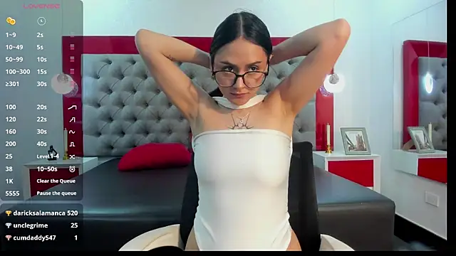 NiccolleHall's cam snapshot