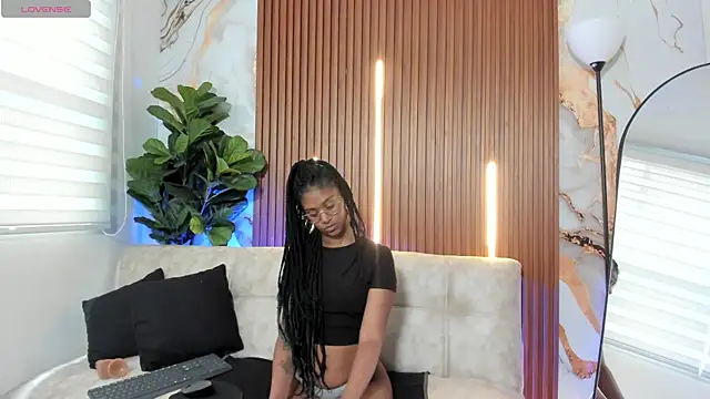 Pamela_James_'s cam snapshot