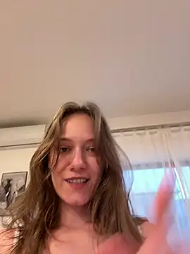 JulieLittleLove's cam snapshot