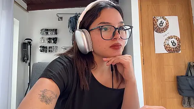 LubaLadeau's cam snapshot