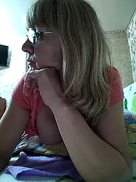 gentleblonde's cam snapshot