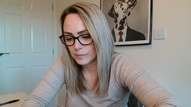 LouiseLovesFun's cam snapshot