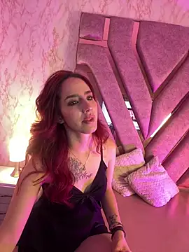 elodie_rouge's cam snapshot