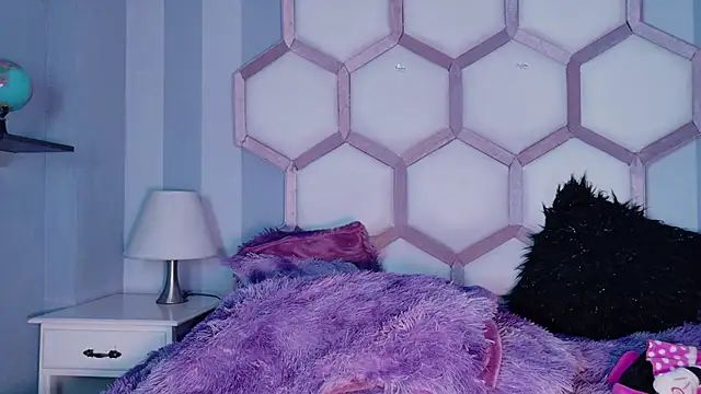 yvi_taylor's cam snapshot