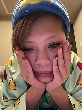 BADBITCHISAKI live sex cam