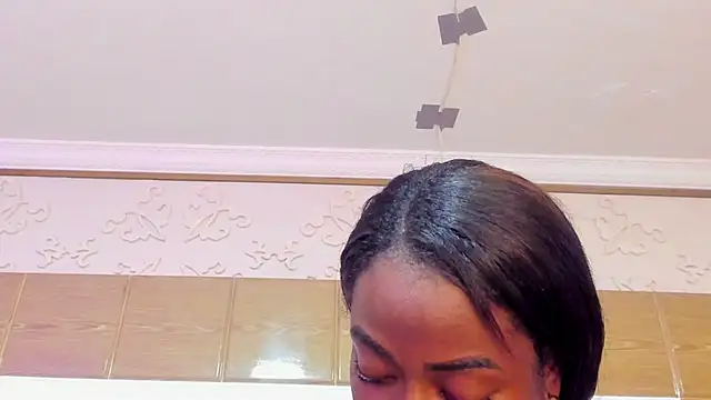 KristineLS's cam snapshot