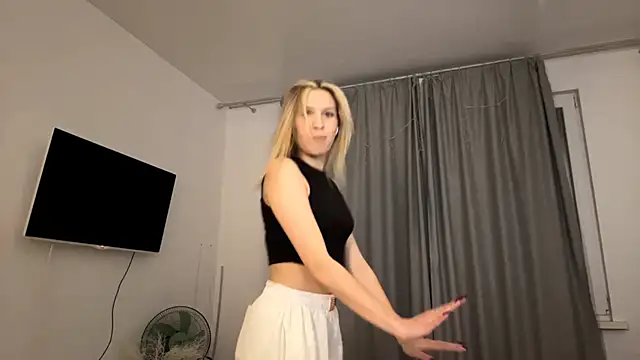 DozyLagging's cam snapshot