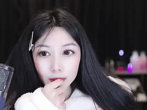 Nuyoah-77 live sex cam