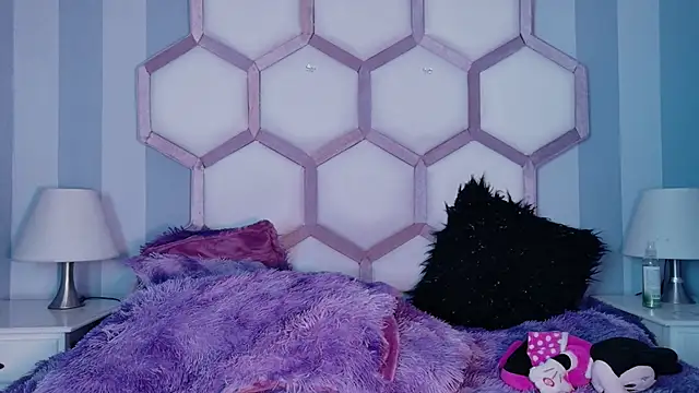 yvi_taylor's cam snapshot