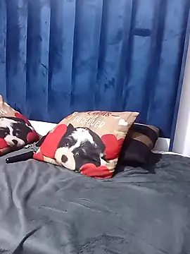 CurveyChocClitX5's cam snapshot