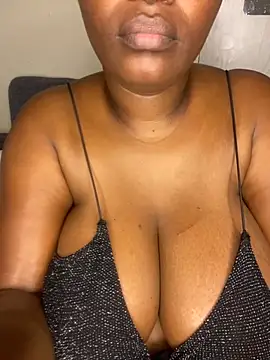 Naughty-sonia2's cam snapshot