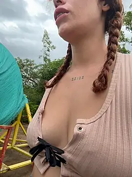 roxyrougee live sex cam