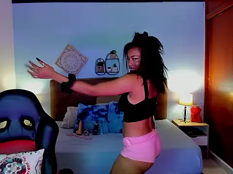 charlotte_bronte's cam snapshot