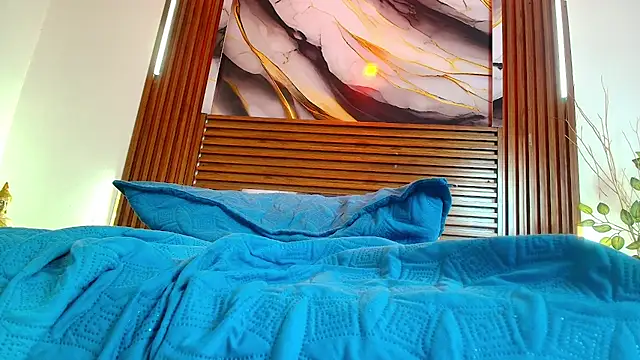 Celeste_hot_08's cam snapshot