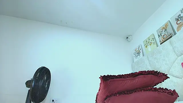 elizawiliamst's cam snapshot