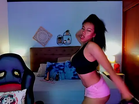 charlotte_bronte's cam snapshot