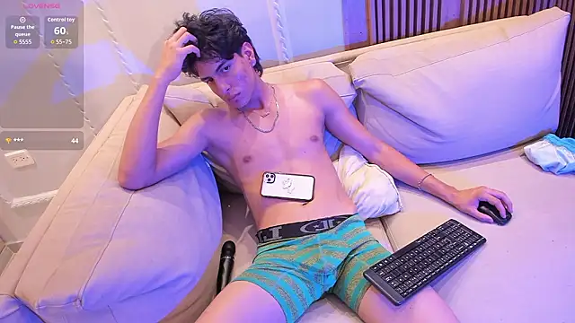 noahx_valko's cam snapshot