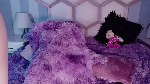 yvi_taylor's cam snapshot