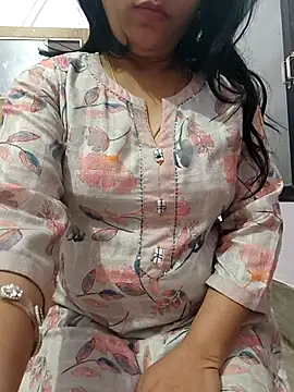 roshni_agrawal0's cam snapshot