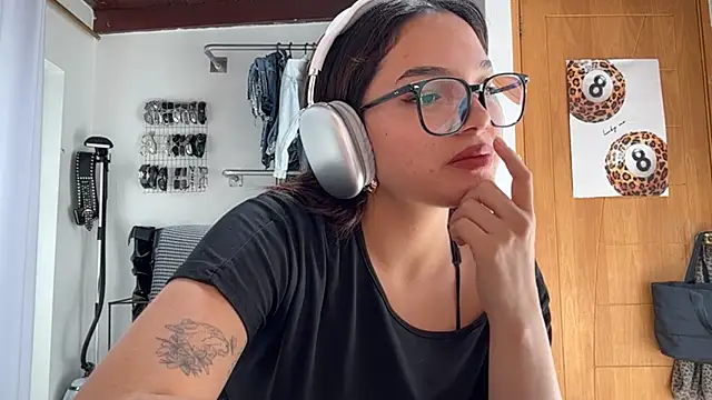 LubaLadeau's cam snapshot