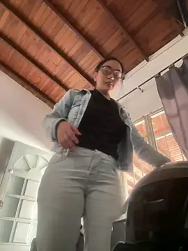 LIAH_IZUMI live sex cam