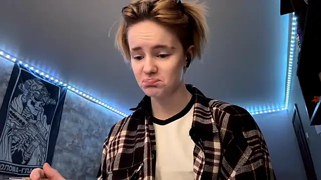 CutieGoga's cam snapshot