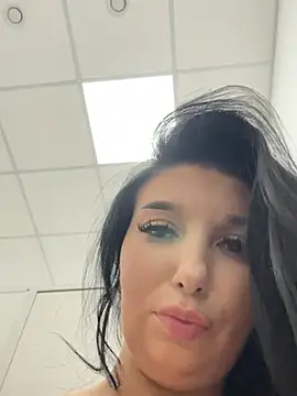 Tisha_Busty live sex cam