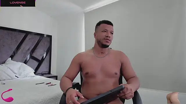 AnnieAndStefan live sex cam