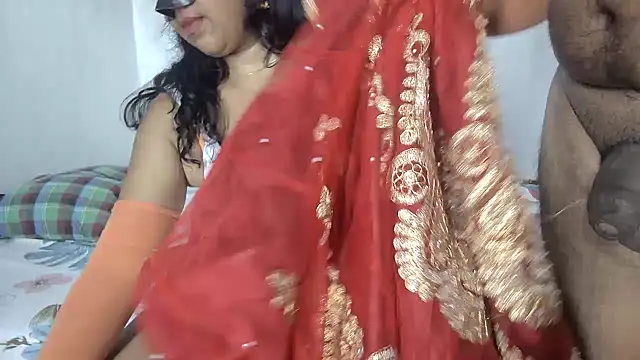 AraNDissNaughtyJolly live sex cam