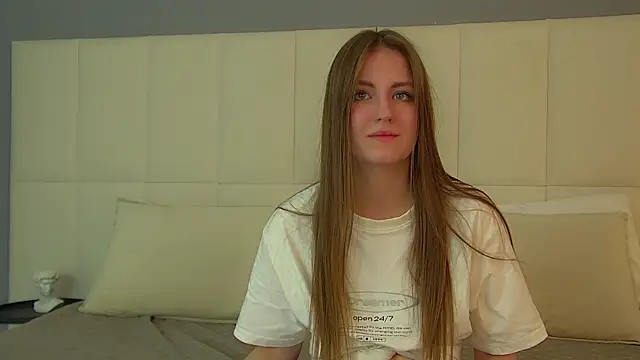 SofiaSarvain's cam snapshot