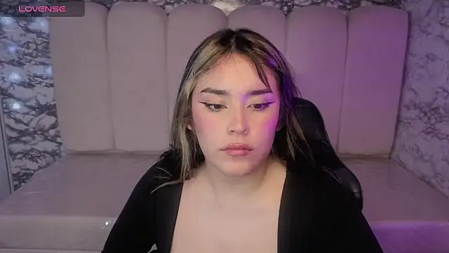 Laksmy_v's cam snapshot