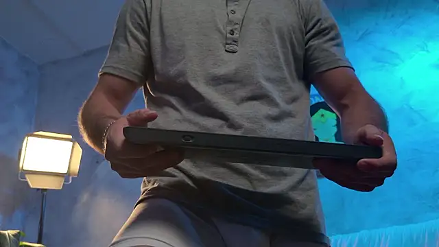 AxelFairchaild's cam snapshot