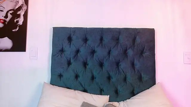 Desire_Evelyn's cam snapshot