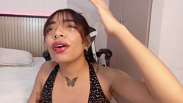 Scarlet_Vixen_'s cam snapshot