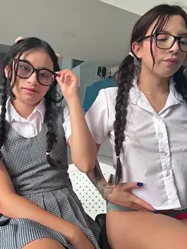 l0lita_sweet live sex cam