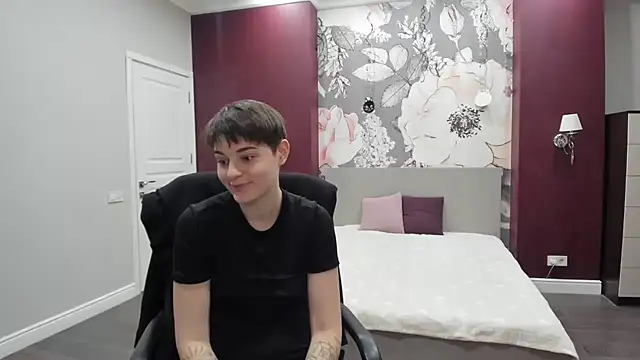 EmiliaYours live sex cam