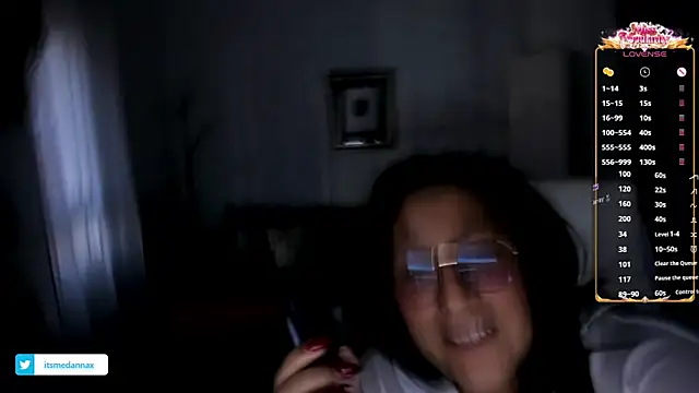 ItsmeDannax live sex cam