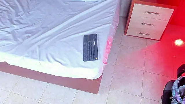 ZoeClarkk_'s cam snapshot