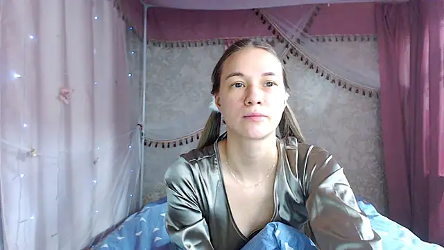 leila_bambi_'s cam snapshot