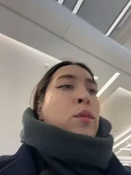 Holly_Play live sex cam