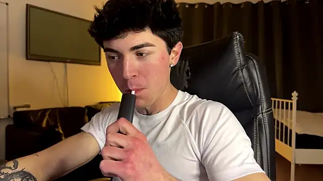 LiamFoster's cam snapshot