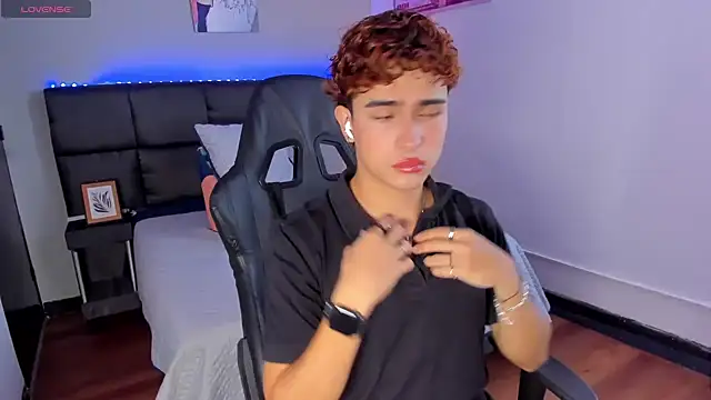 Aiiden_15 live sex cam