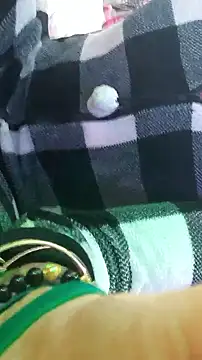 gurlnips live sex cam