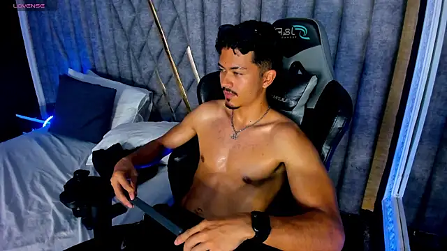 NicolaiKarav live sex cam