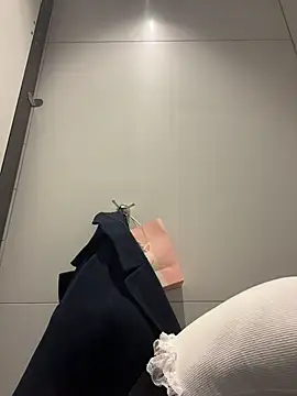 Holly_Play's cam snapshot