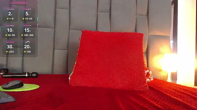 SELENA_BIGBOOBS live sex cam