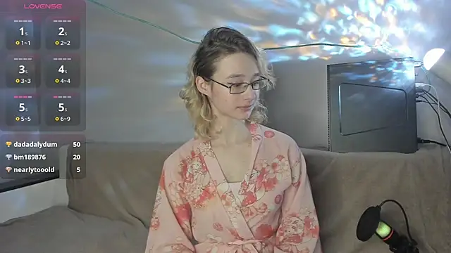 DivineSolana's cam snapshot