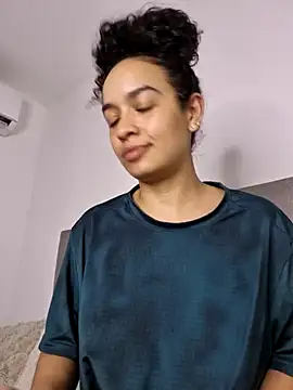 VelvetCurls live sex cam